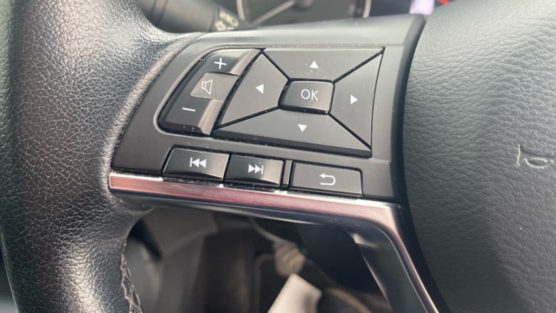 Nissan Juke 1.0 DiG-T 114 N-Connecta 5dr Petrol Hatchback